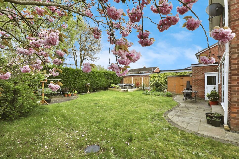 3 bedroom Detached House for sale, Gloucester Road, Worksop, S81 £250,000