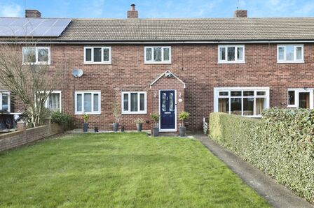 New Road, 3 bedroom Mid Terrace House for sale, £230,000