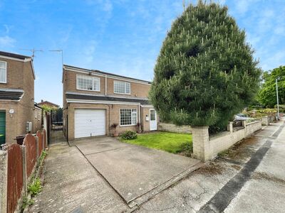 Taylor Crescent, 3 bedroom Semi Detached House to rent, £900 pcm