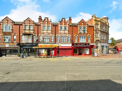 Newcastle Avenue, 5 bedroom Detached Flat for sale, £190,000