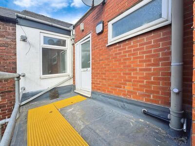 2 bedroom  Flat to rent