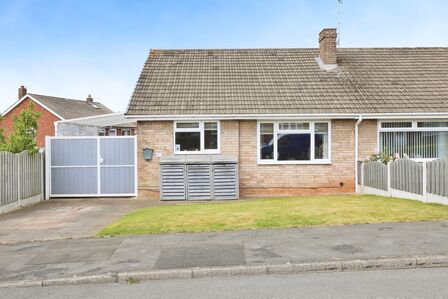 2 bedroom Semi Detached Bungalow for sale