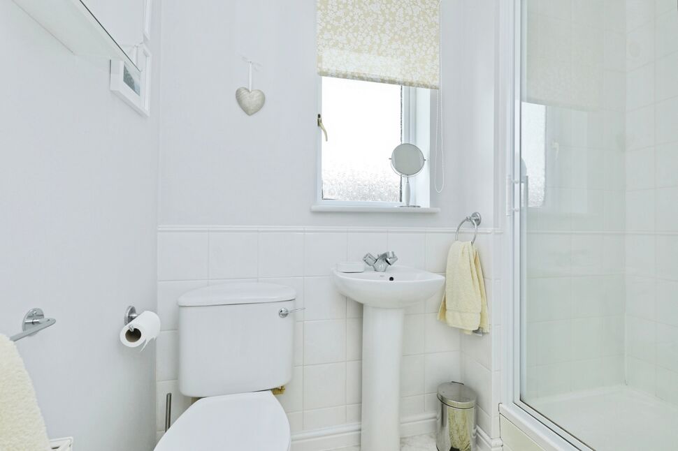 En-Suite 2
