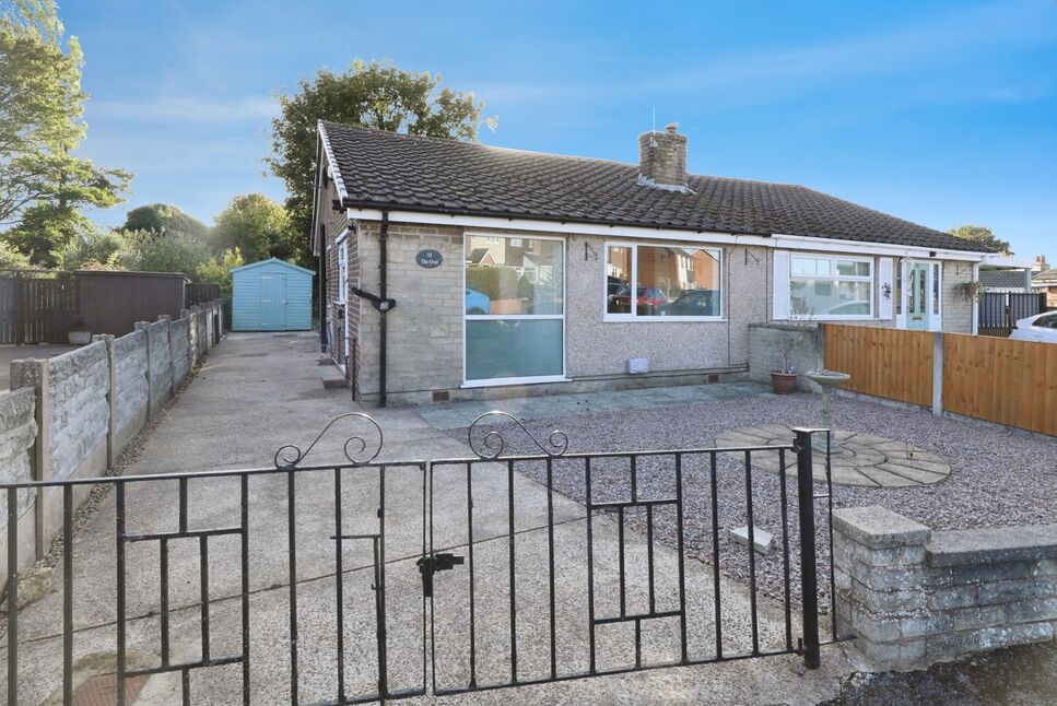 Main image of 2 bedroom Semi Detached Bungalow for sale, The Oval, North Anston, South Yorkshire, S25