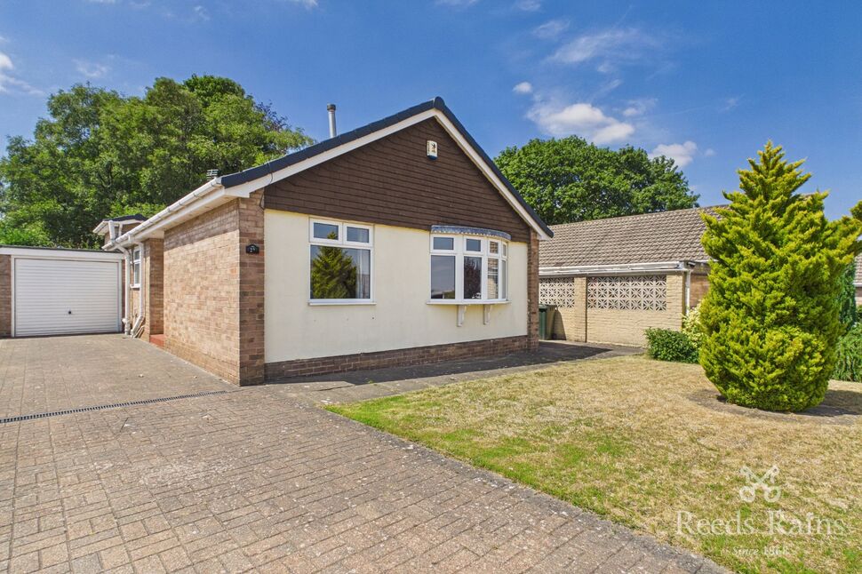 Main image of 3 bedroom Detached Bungalow for sale, Hawthorne Avenue, South Anston, South Yorkshire, S25
