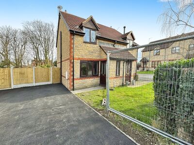 Whitfield Gardens, 2 bedroom Semi Detached House to rent, £825 pcm