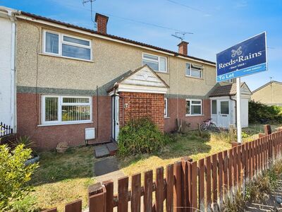 3 bedroom Mid Terrace House to rent