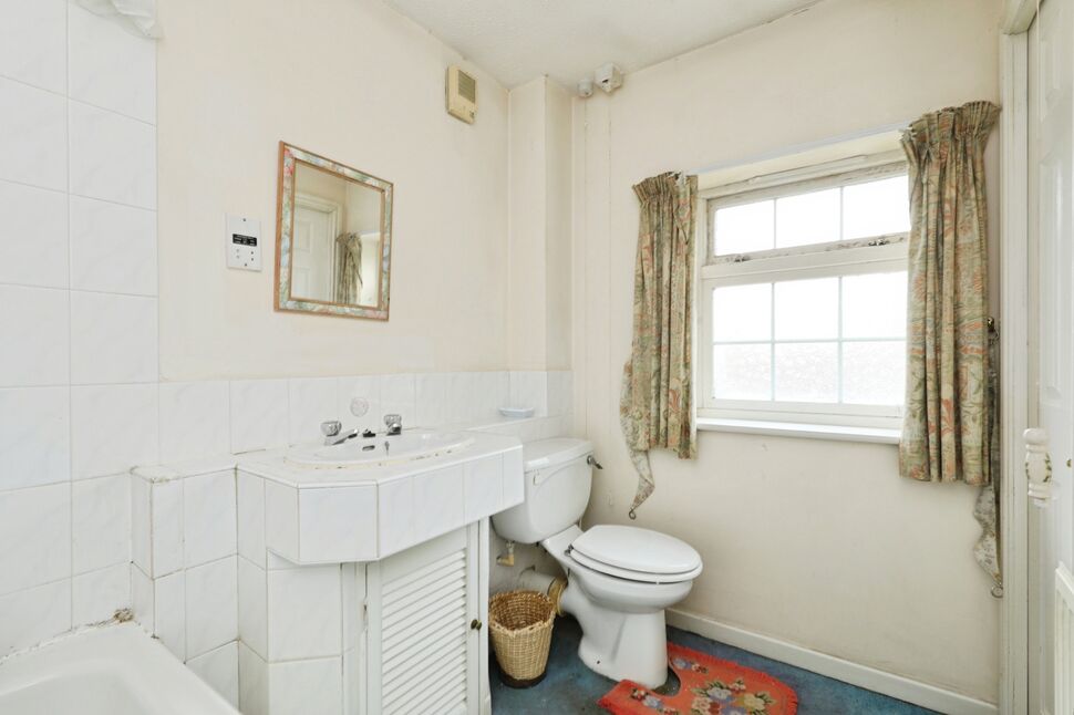 En-Suite Bathroom