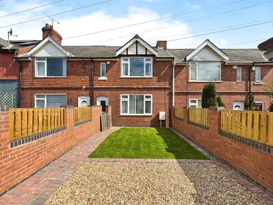 3 bedroom Mid Terrace House for sale