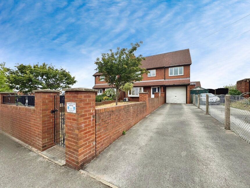 Main image of 5 bedroom Semi Detached House to rent, Doe Quarry Lane, Dinnington, South Yorkshire, S25