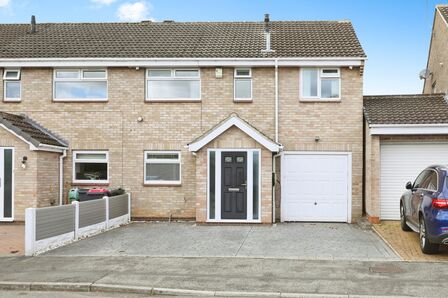 Gleneagles Road, 4 bedroom Semi Detached House for sale, £300,000