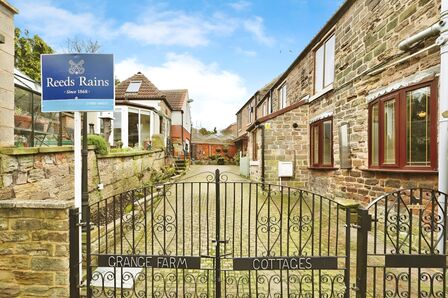 2 bedroom Semi Detached House to rent