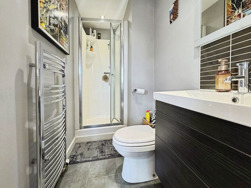 En-Suite 2