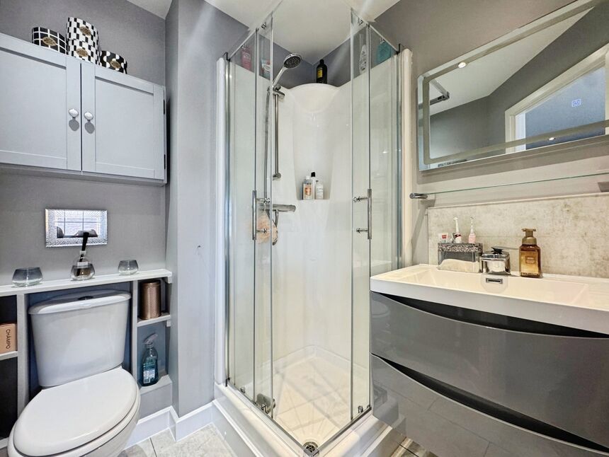 Master En-Suite