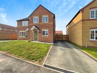 3 bedroom Semi Detached House for sale