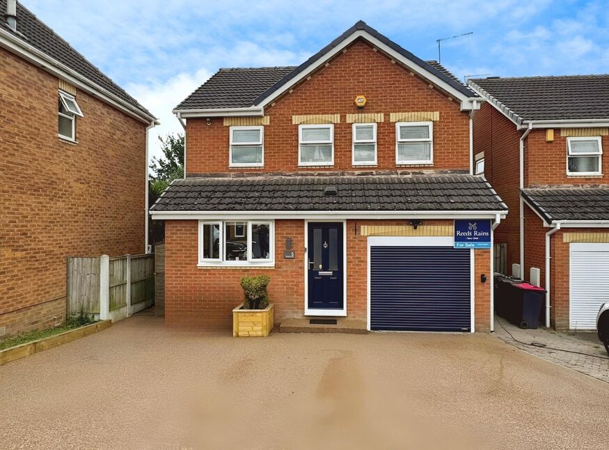 4 bedroom Detached House for sale