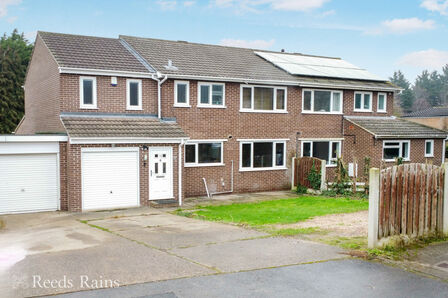 4 bedroom Semi Detached House for sale