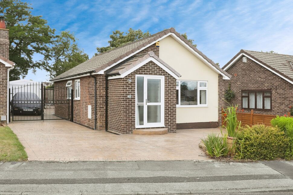 2 bedroom Detached Bungalow for sale