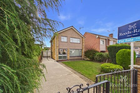 Portland Close, 3 bedroom Detached House for sale, &pound;210,000