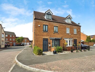 4 bedroom Semi Detached House for sale