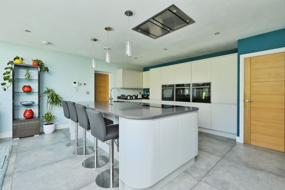 Kitchen Family Room