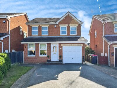 Roddis Close, 4 bedroom Detached House for sale, £300,000