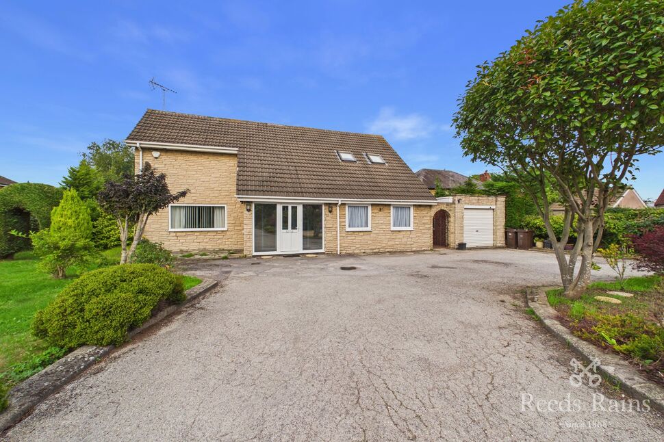 Main image of 4 bedroom Detached House for sale, Doncaster Road, Carlton-in-Lindrick, Nottinghamshire, S81