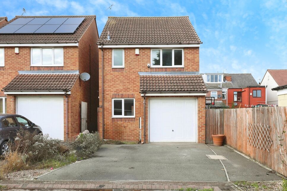 3 bedroom Detached House for sale