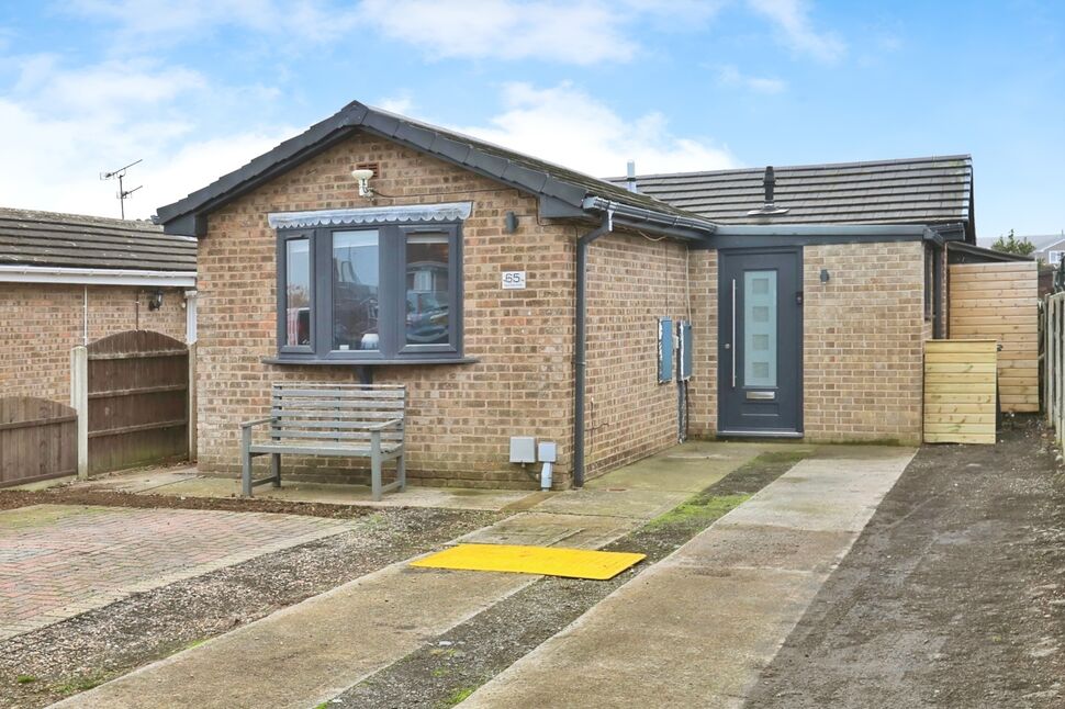 Main image of 2 bedroom Detached Bungalow for sale, Upperfield Road, Maltby, South Yorkshire, S66