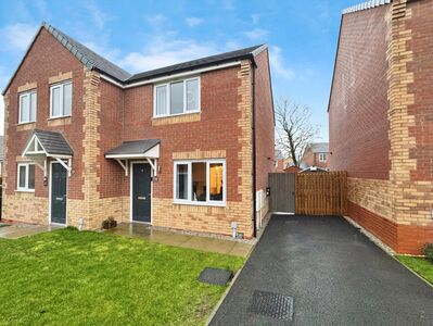 2 bedroom Semi Detached House for sale
