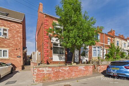 2 bedroom End Terrace House for sale