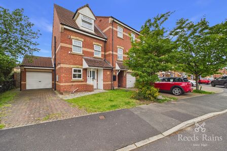 3 bedroom End Terrace House for sale