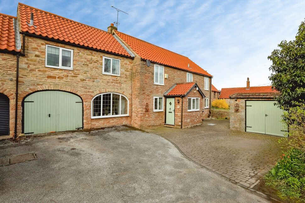 Main image of 4 bedroom Link Detached House for sale, Burrs Farm Court, Gildingwells, South Yorkshire, S81
