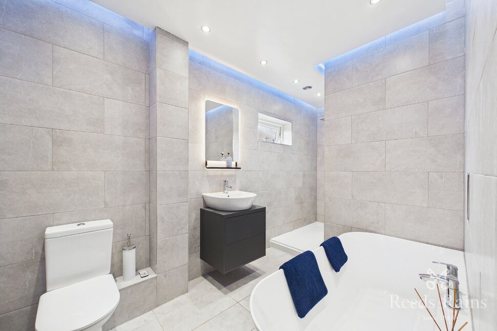 En-Suite Bathroom