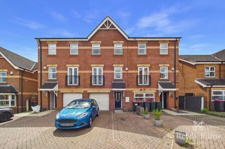3 bedroom Mid Terrace House for sale