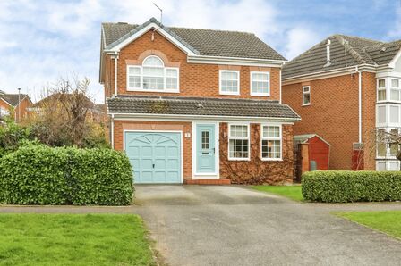 Parklands Avenue, 4 bedroom Detached House for sale, &pound;325,000