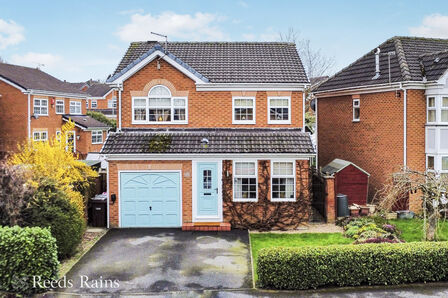 Parklands Avenue, 4 bedroom Detached House for sale, &pound;325,000
