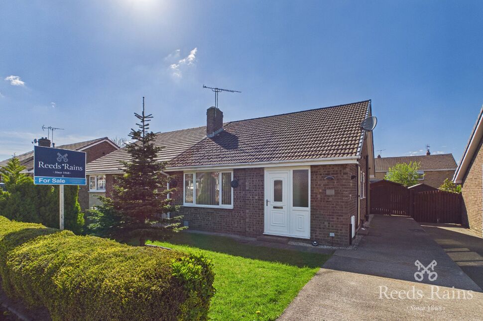 2 bedroom Semi Detached Bungalow for sale
