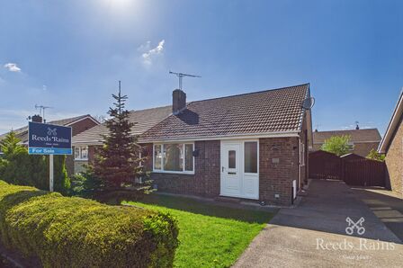 2 bedroom Semi Detached Bungalow for sale