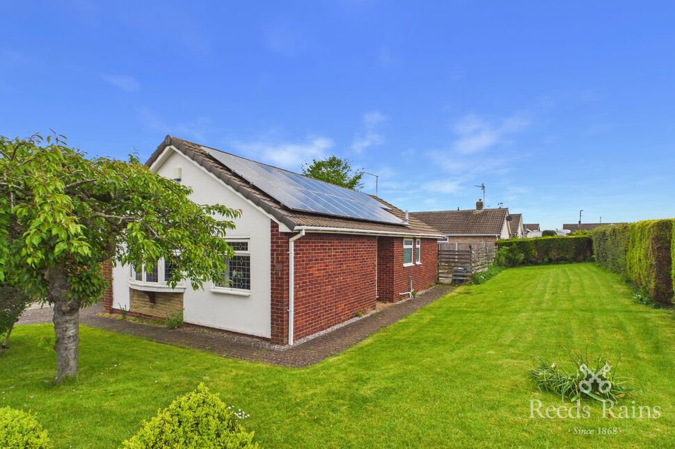 Main image of 3 bedroom Detached Bungalow for sale, Lockwood Avenue, South Anston, South Yorkshire, S25