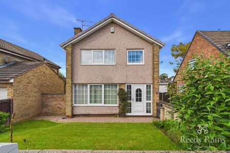 Devonshire Drive, 3 bedroom Detached House for sale, &pound;250,000