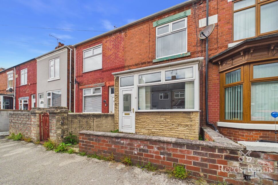 3 bedroom Mid Terrace House for sale