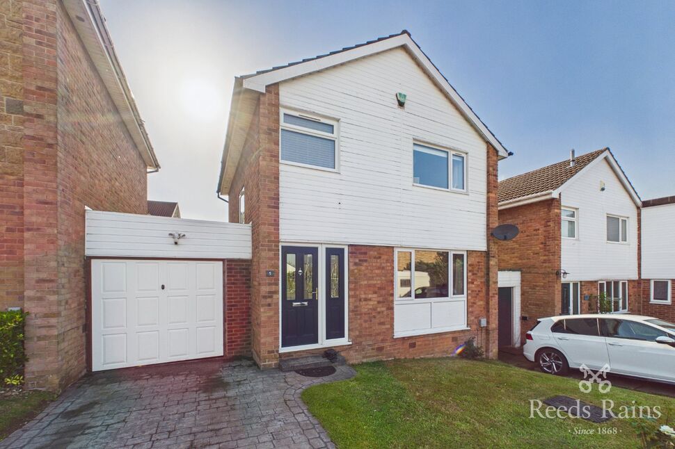 Main image of 3 bedroom Link Detached House for sale, Laburnum Close, South Anston, South Yorkshire, S25