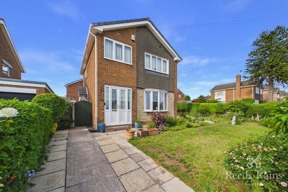 Main image of 3 bedroom Detached House for sale, Hemmingfield Road, Worksop, Nottinghamshire, S81