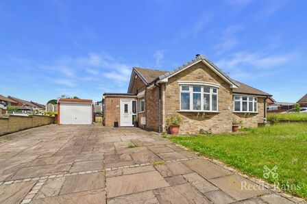 Windsor Walk, 2 bedroom Detached Bungalow for sale, &pound;290,000