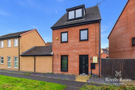 4 bedroom Link Detached House for sale