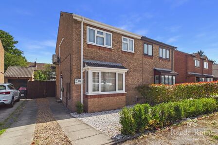 Park Lane, 2 bedroom Semi Detached House for sale, &pound;175,000