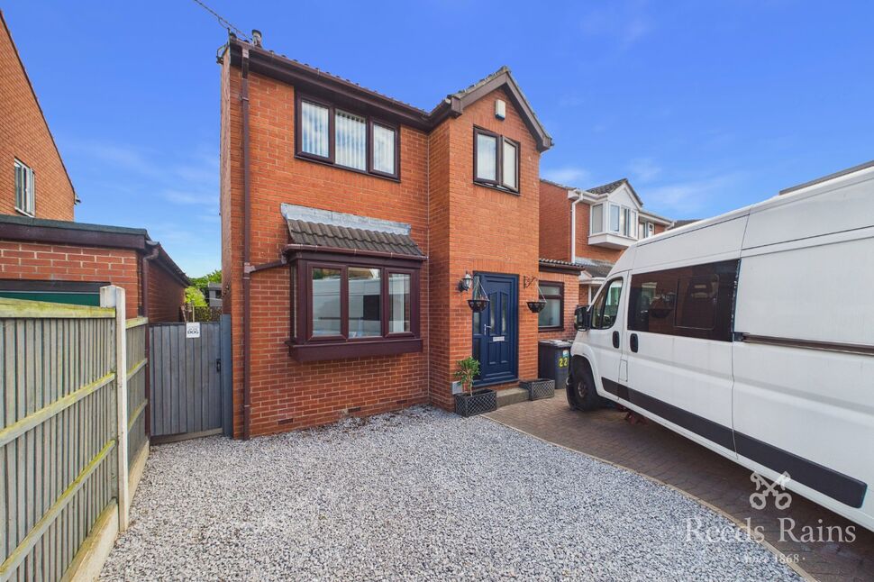 Main image of 3 bedroom Detached House for sale, Lytham Avenue, Dinnington, South Yorkshire, S25