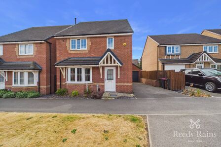 Bluebell Lane, 4 bedroom Detached House to rent, &pound;1,650 pcm