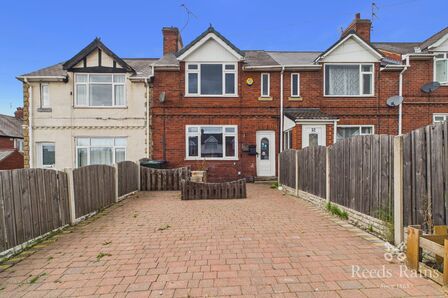 3 bedroom Mid Terrace House for sale